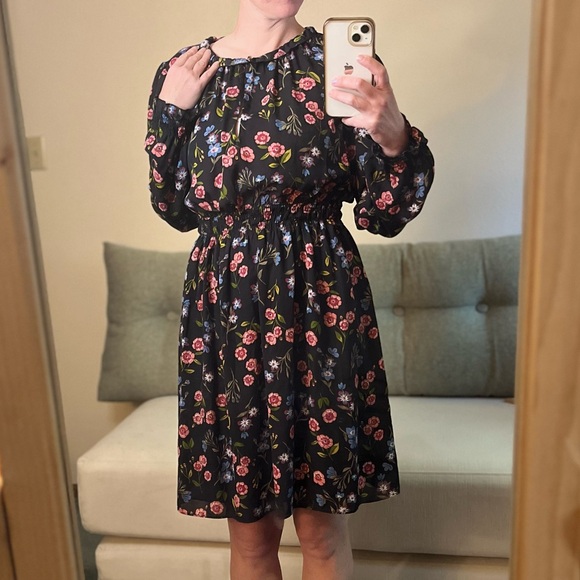 Kate Spade Dress - Women's Medium Black EUC - Floral Smocked Ruffle Designer - Picture 14 of 14